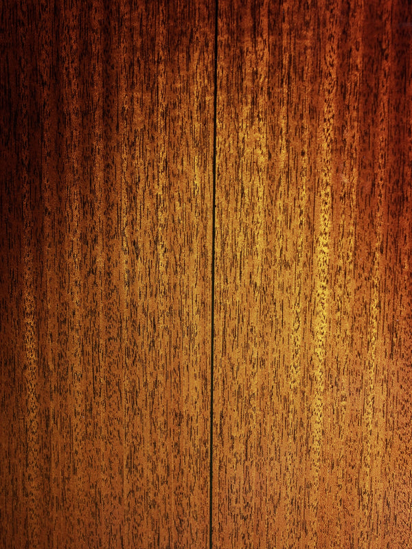 Custom Santa Cruz 00-1929 Style 12-Fret all-solid mahogany acoustic guitar with shaded Edgeburst Close up wood grain