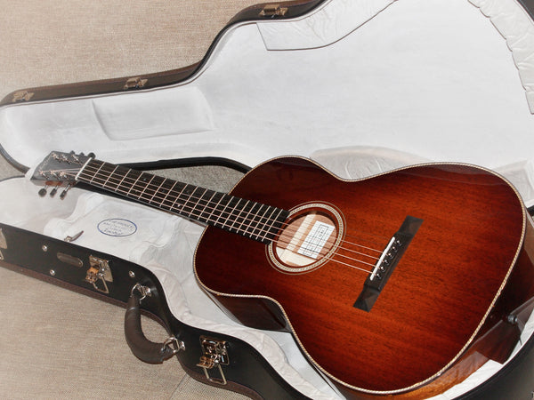 Custom Santa Cruz 00-1929 Style 12-Fret all-solid mahogany acoustic guitar with shaded Edgeburst deluxe  Ameritage case