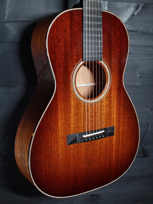 Custom Santa Cruz 00-1929 Style 12-Fret all-solid mahogany acoustic guitar with shaded Edgeburst glamour shot