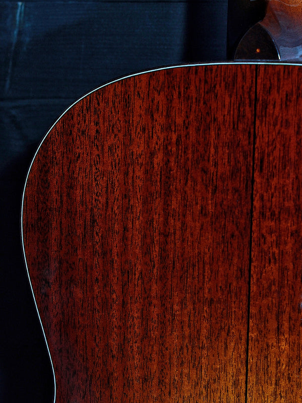Custom Santa Cruz 00-1929 Style 12-Fret all-solid mahogany acoustic guitar with shaded Edgeburst wood texture