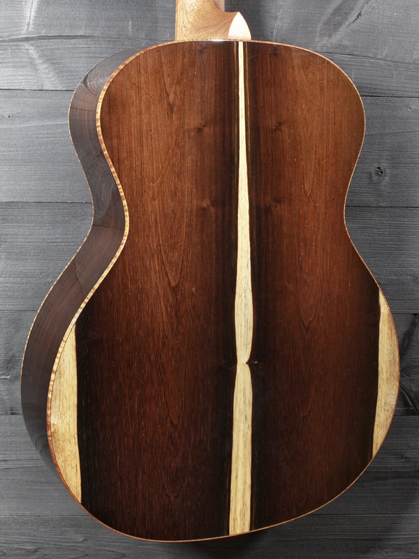 Taylor Custom Grand Auditorium – AAA Brazilian Rosewood & Sinker Cypress