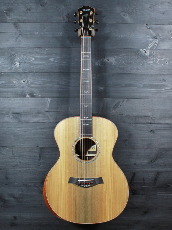 Sinker Cypress top grain on Taylor Grand Auditorium