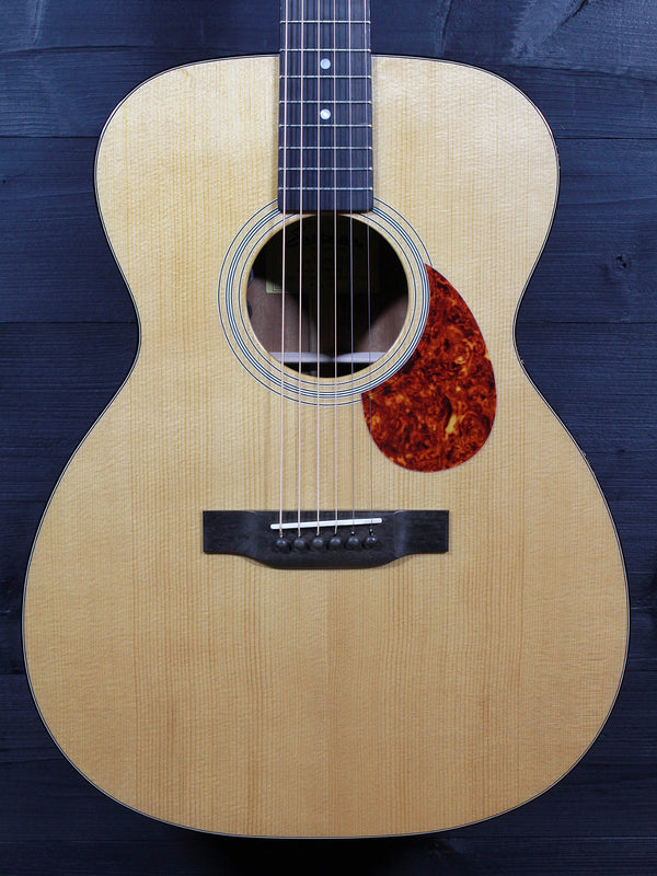 Eastman Guitar E1 OM-DLX Solid Sapele / Thermo-Cured Spruce  w/Fishman Electronics