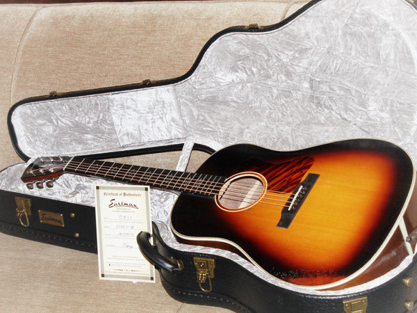 Eastman E22SS/v-SB Walnut / Adirondack Slope Shoulder Dread Antique Varnish