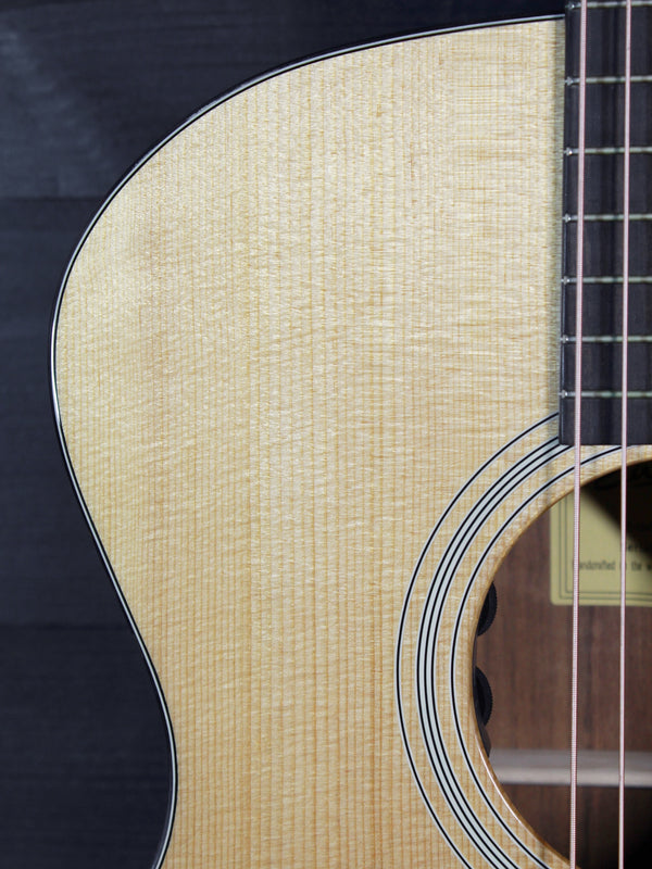 Eastman AC222CE Deluxe all solid acoustic electric spruce top