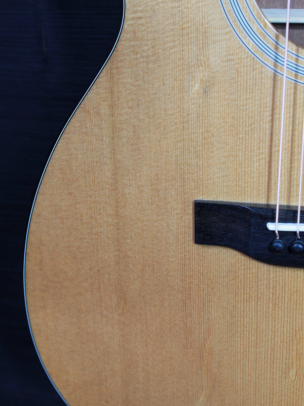 Eastman Guitar E1 OM-DLX Solid Sapele / Thermo-Cured Spruce  w/Fishman Presys Electronics