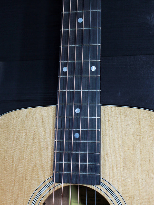 Eastman Guitar E1 OM-DLX Solid Sapele / Thermo-Cured Spruce  w/Fishman Presys Electronics