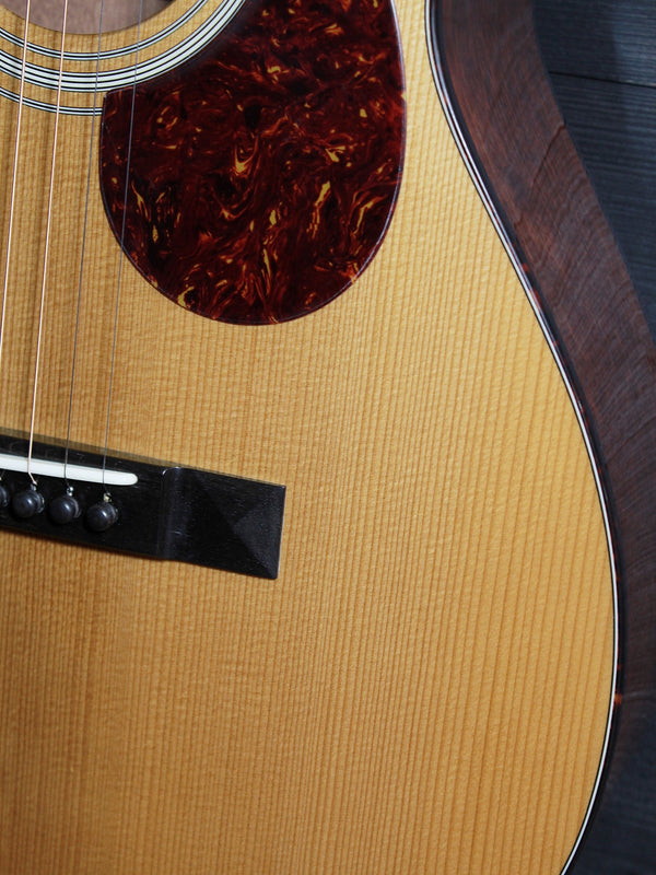 Eastman E10P-TC Thermo-Cured Adirondack Spruce top Lower bout wood grain