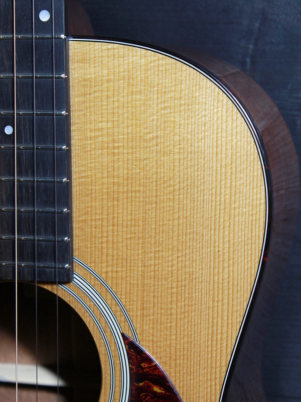 Eastman E10P-TC Thermo-Cured Adirondack Spruce top wood grain upper bout
