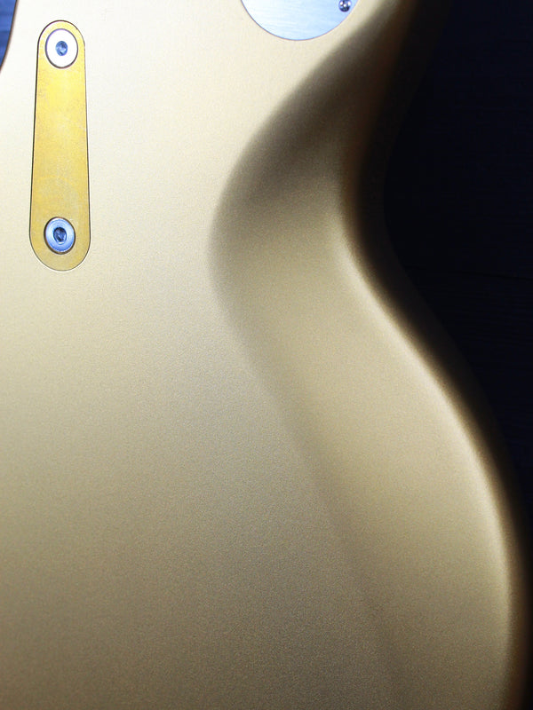 Close-up of Eastman Fullertone Offset Gold finish body
