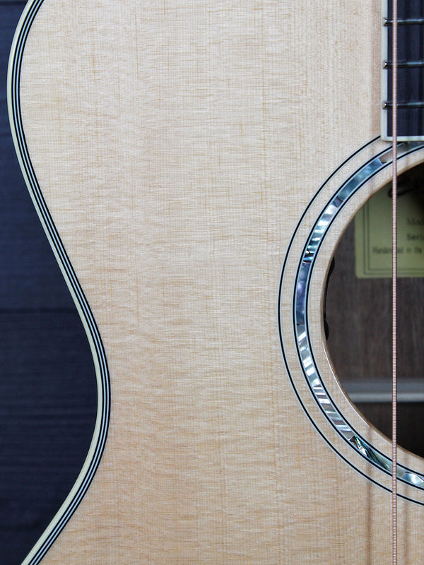 Eastman AC422ce-Koa-LTD Solid Koa / Spruce Auditorium Acoustic-Electric Guitar