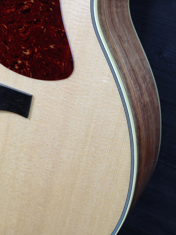 Eastman AC422ce-Koa-LTD Solid Koa / Spruce Auditorium Acoustic-Electric Guitar