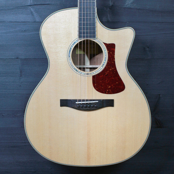 Eastman AC422ce-Koa-LTD Solid Koa / Spruce Auditorium Acoustic-Electric Guitar