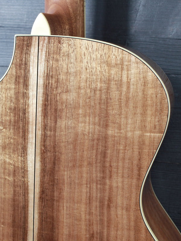Eastman AC422ce-Koa-LTD Solid Koa / Spruce Auditorium Acoustic-Electric Guitar