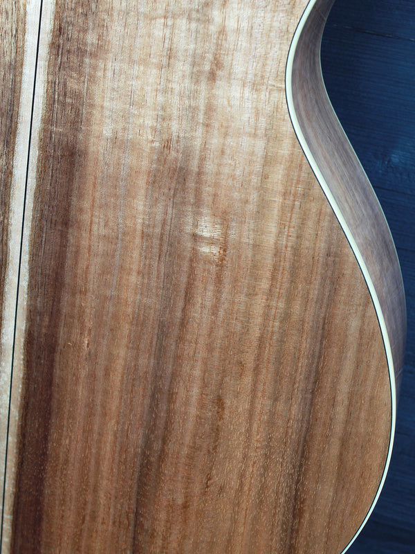 Eastman AC422ce-Koa-LTD Solid Koa / Spruce Auditorium Acoustic-Electric Guitar