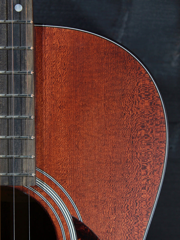 Eastman Guitars E1P Classic Parlor Size 12-Fret Solid Wood Acoustic