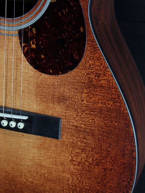 Eastman Guitars E1P Classic Parlor Size 12-Fret Solid Wood Acoustic