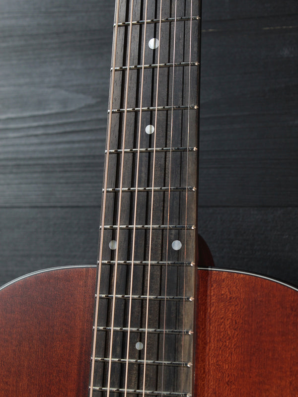 Eastman Guitars E1P Classic Parlor Size 12-Fret Solid Wood Acoustic