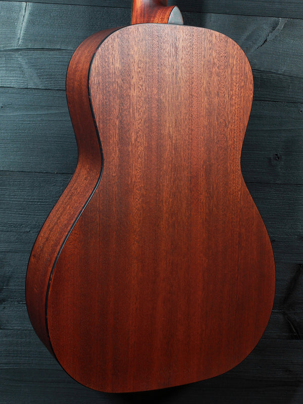 Eastman Guitars E1P Classic Parlor Size 12-Fret Solid Wood Acoustic