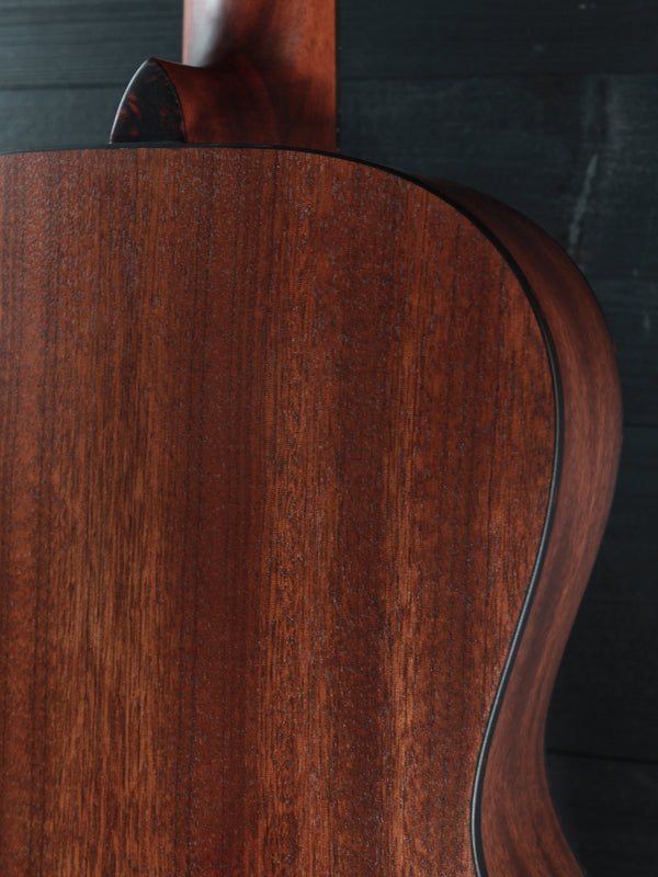 Eastman Guitars E1P Classic Parlor Size 12-Fret Solid Wood Acoustic