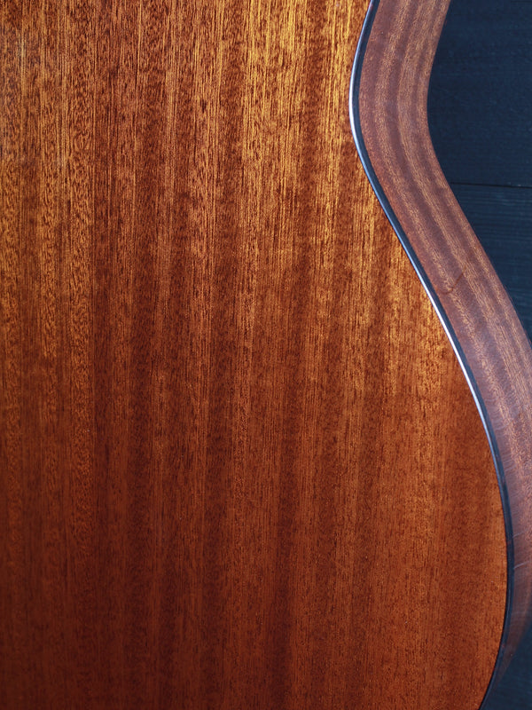 Eastman Guitars E1P-DLX-SB Parlor Size 12-Fret Solid Wood Acoustic-Electric