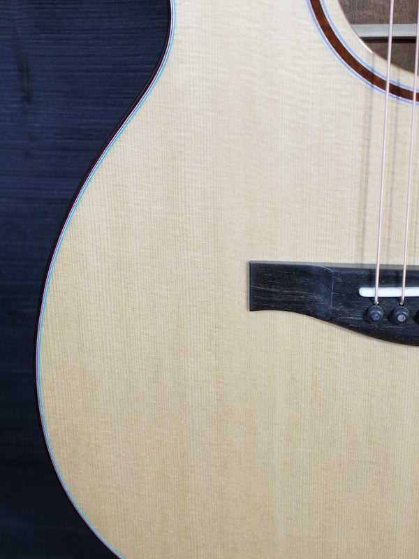 Eastman L-OMCE-QS Luthier Series Quilted Sapele / European Spruce w/ Cutaway+Electronics