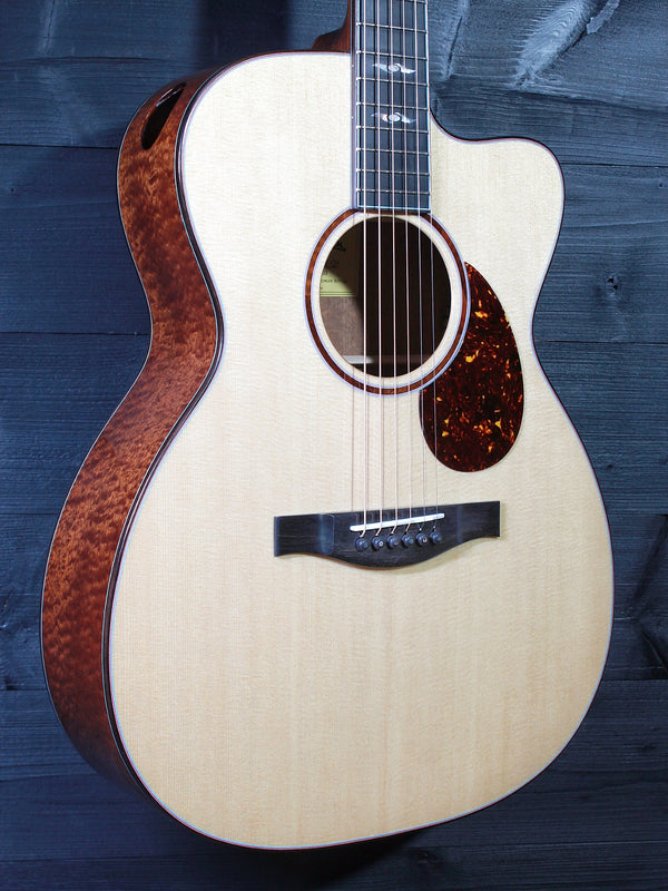 Eastman L-OMCE-QS Luthier Series Quilted Sapele / European Spruce w/ Cutaway+Electronics