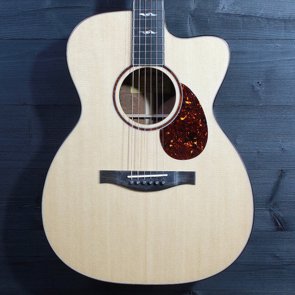 Eastman L-OMCE-QS Luthier Series Quilted Sapele / European Spruce w/ Cutaway+Electronics