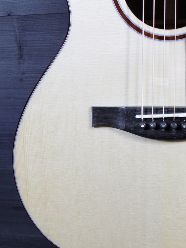 Eastman Luthier Series L-00SS-QS Solid Quilted Sapele / Euro Spruce Acoustic Guitar