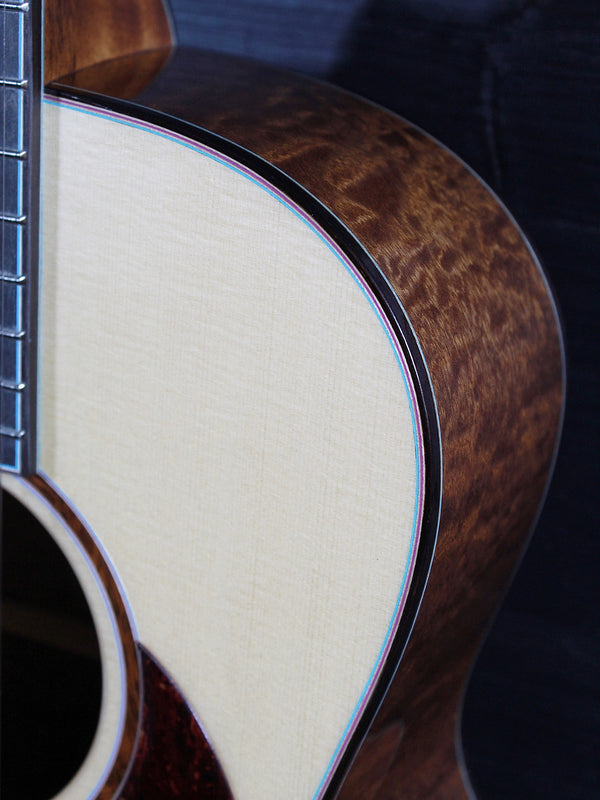 Eastman Luthier Series L-00SS-QS Solid Quilted Sapele / Euro Spruce Acoustic Guitar