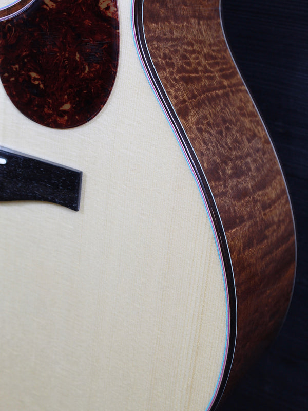 Eastman Luthier Series L-00SS-QS Solid Quilted Sapele / Euro Spruce Acoustic Guitar