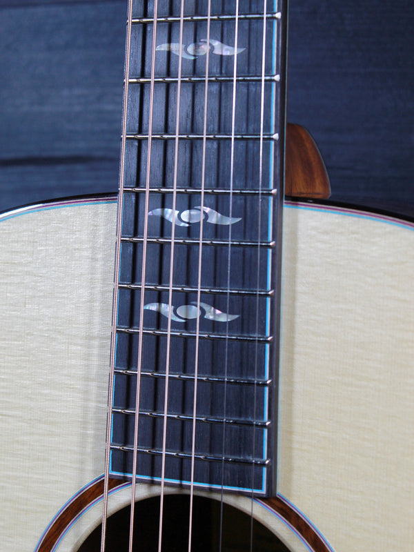 Eastman Luthier Series L-00SS-QS Solid Quilted Sapele / Euro Spruce Acoustic Guitar