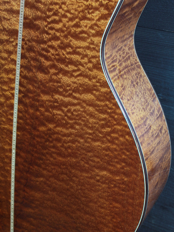 Eastman Luthier Series L-00SS-QS Solid Quilted Sapele / Euro Spruce Acoustic Guitar