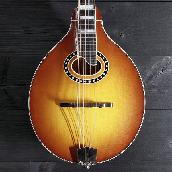 Eastman MD604-GB Goldburst Oval Hole Mandolin K+K Duo Tone Pickup