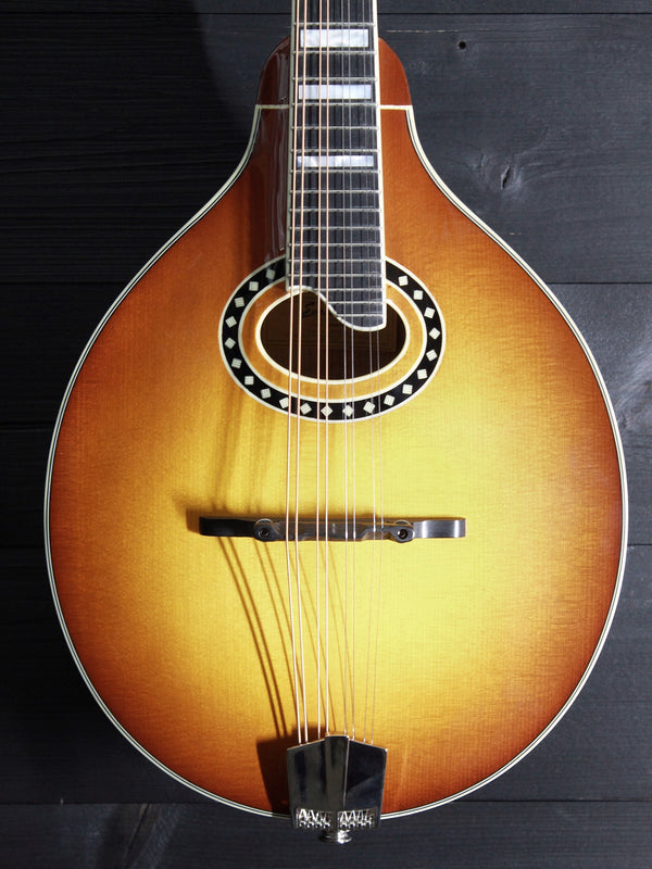 Eastman MD604-GB Goldburst Oval Hole Mandolin K+K Duo Tone Pickup