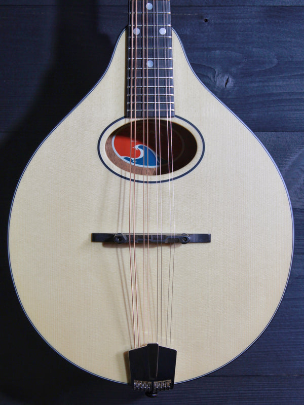 Eastman PCH-M104 Nat A-Style Flattop Oval Hole Mandolin - Natural