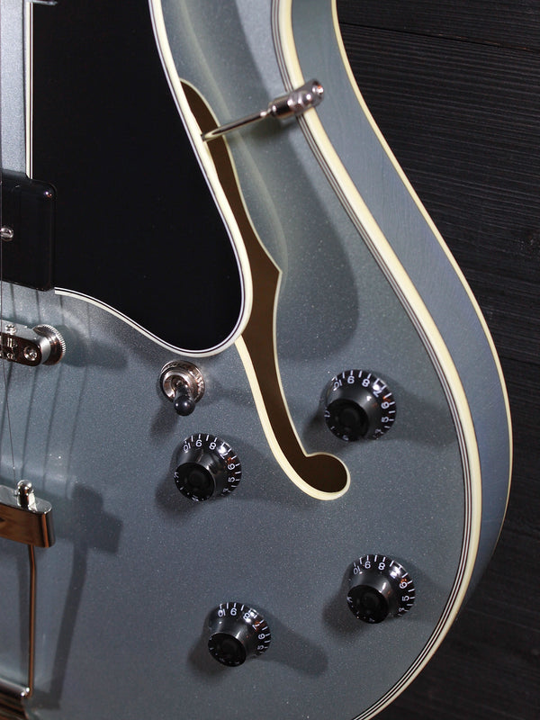 Eastman T64 Trapeze Iced Blue Metallic Hollowbody Electric Guitar