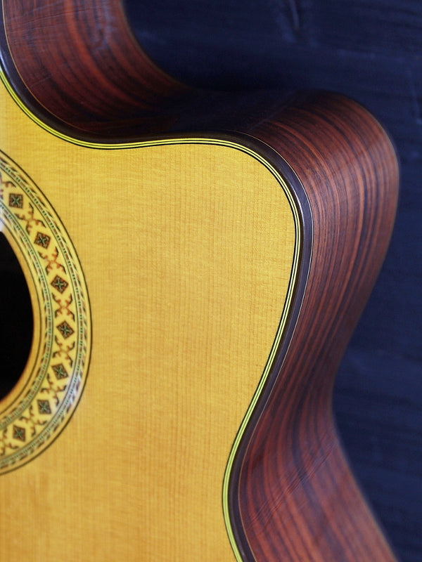 Pre-Owned Kazou Yairi Hand-Crafted TC-1E  Classical Guitar w/ Electronics c.2005
