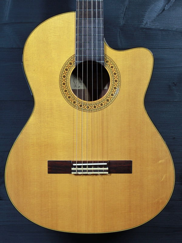 Pre-Owned Kazou Yairi Hand-Crafted TC-1E  Classical Guitar w/ Electronics c.2005