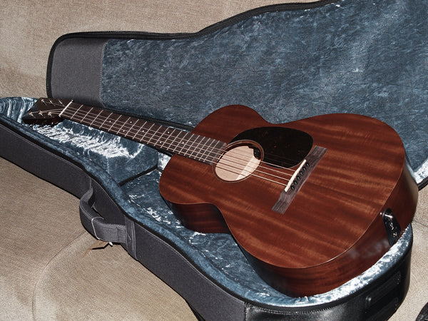 Deluxe soft case for a Martin 0-10E Retro inspired by Jason Isbell’s 1940 Martin 0-17