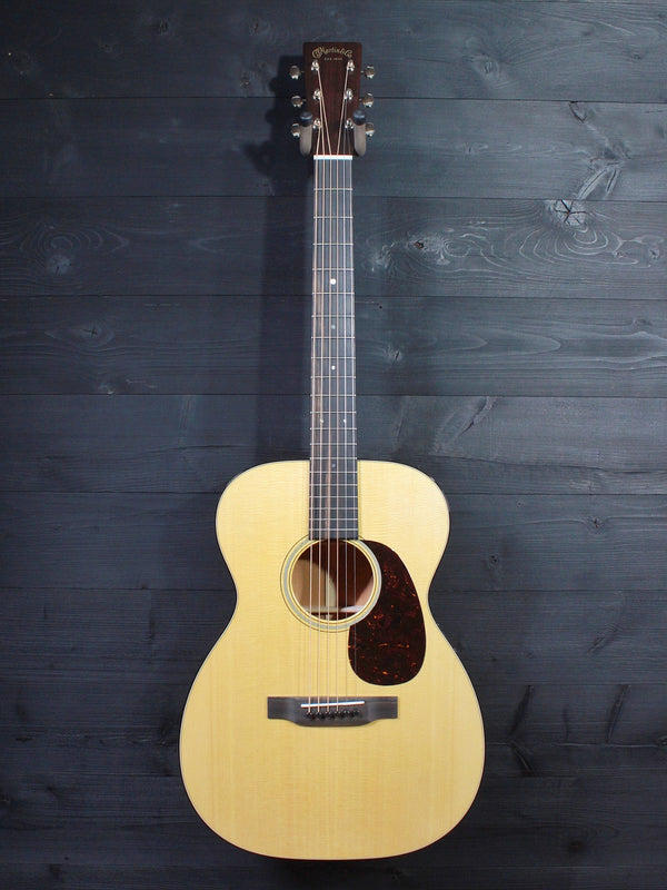 Martin 00-18 Mahogany / Spruce Acoustic Guitar