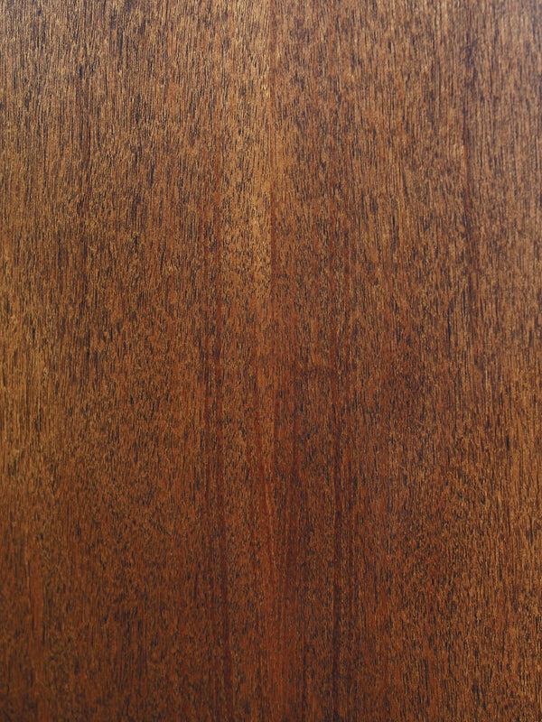 Close up of the back of Martin 000-15 StreetMaster showing its solid mahogany back