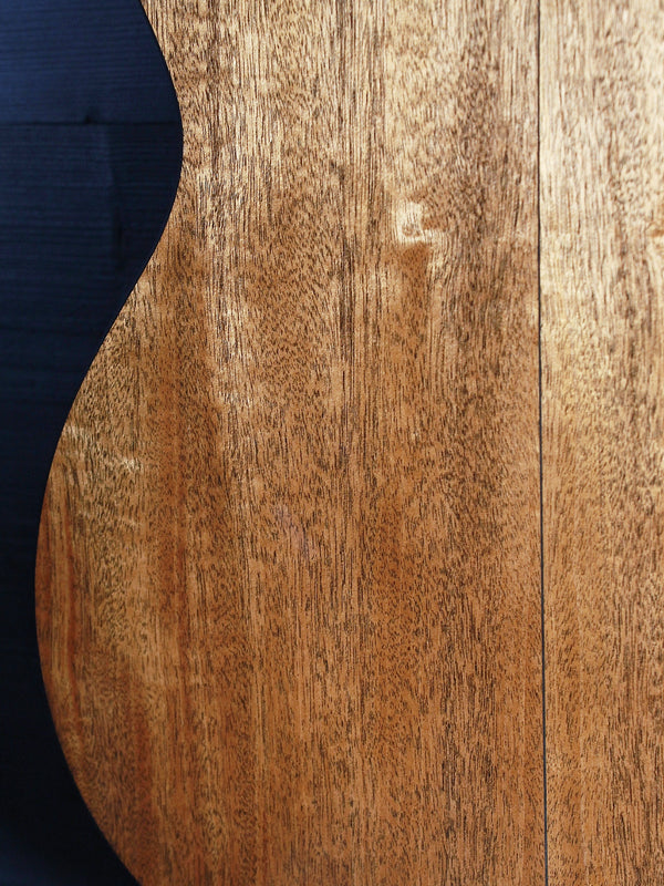 Martin 000-18 premium acoustic guitar at Tobias Music close up lower bout