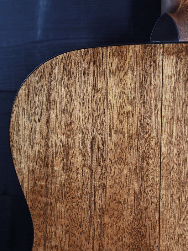 Martin 000-18 premium acoustic guitar at Tobias Music upper bout