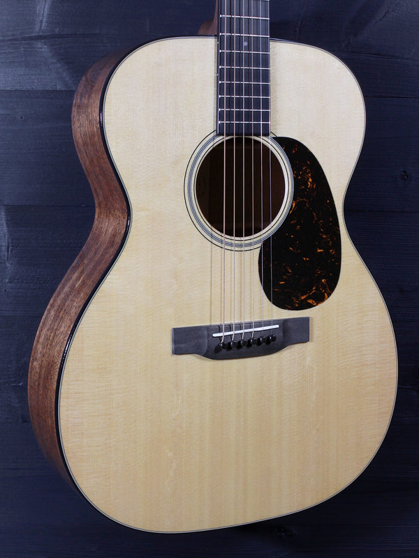 Martin 000-18 acoustic guitar with solid spruce top Angled view
