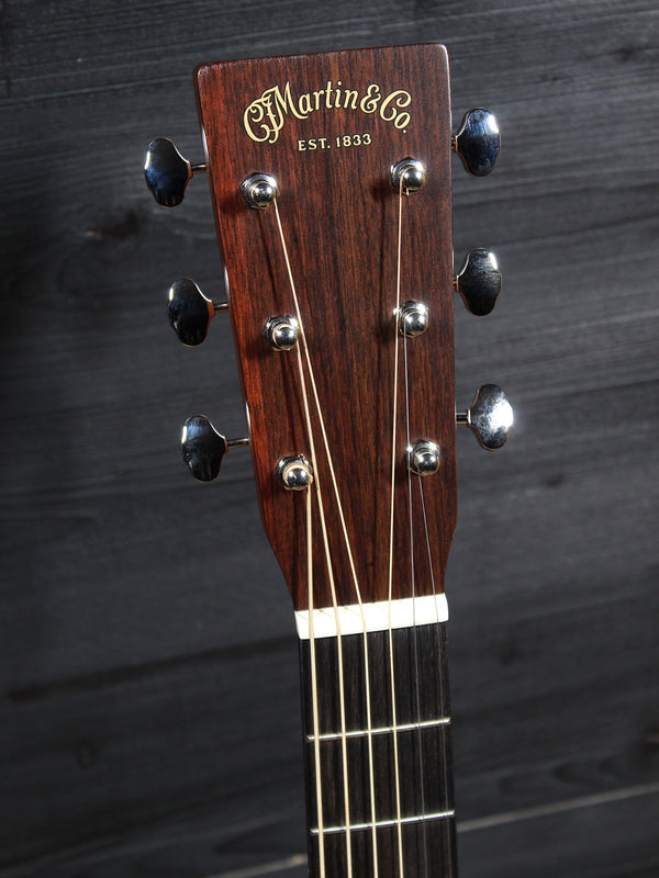 Martin 000-18 acoustic guitar headstock and tuners