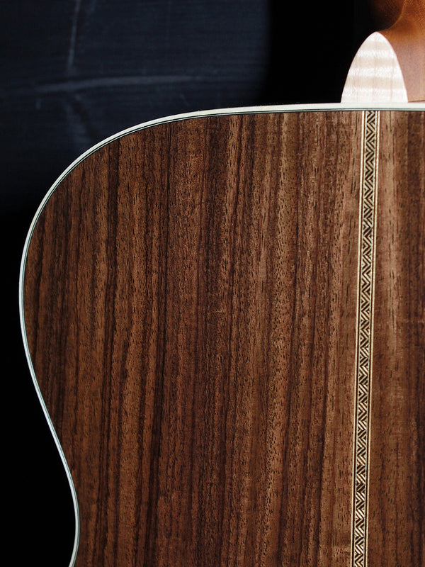 Martin 000-28 Modern Deluxe back with East Indian Rosewood with Maple heel cap