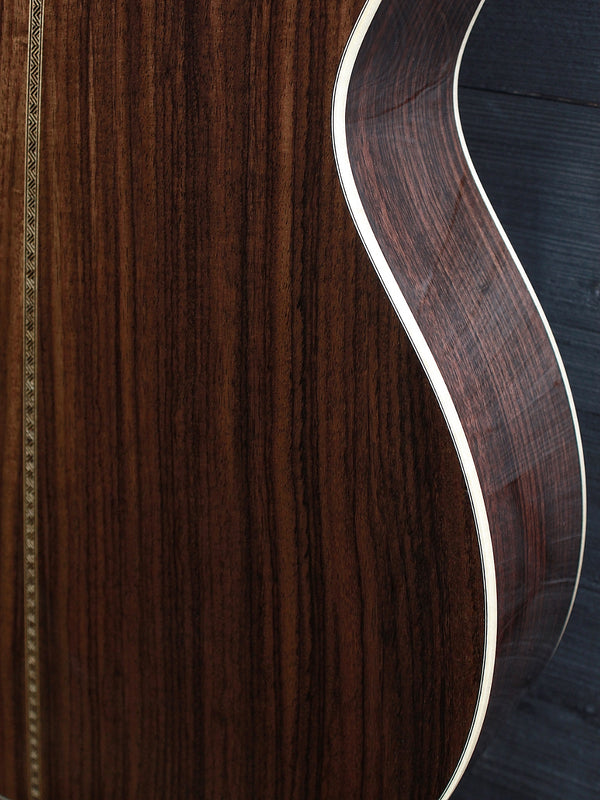 Martin 000-28 Modern Deluxe back with East Indian Rosewood lower bout