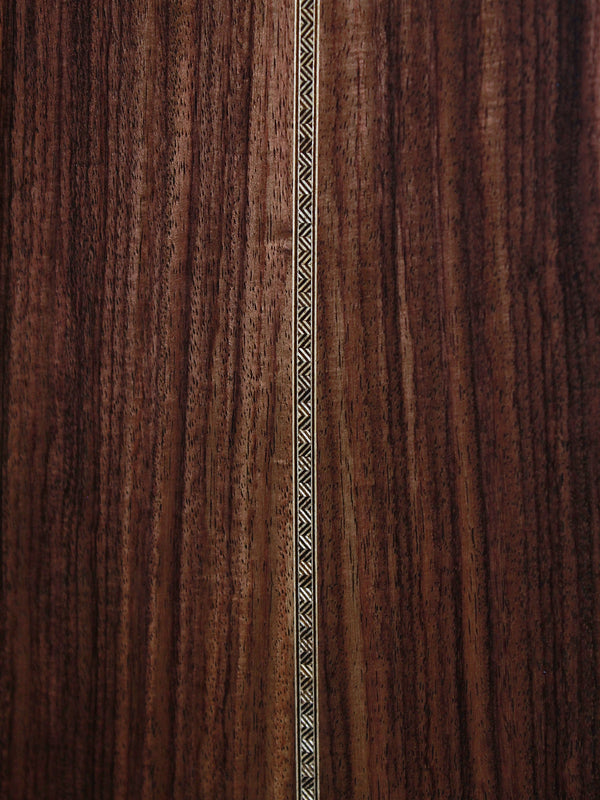 Martin 000-28 Modern Deluxe back with East Indian Rosewood close up wood grain