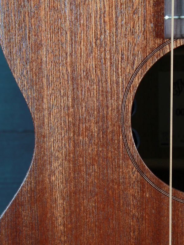 Martin 000 Jr E Sapele Junior Series Solid Wood Acoustic-Electric Guitar